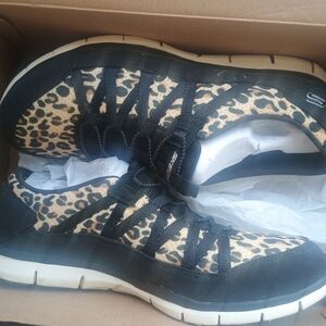Skechers Black and Leopard Print Sneakers
